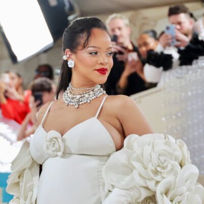 Rihanna Becomes The Richest Female Musician in the United States